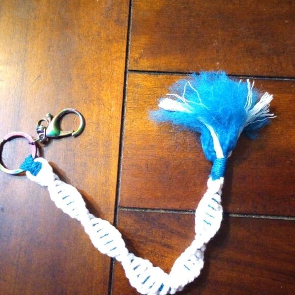 Handmade macrame key chain  - Picture 3 of 5